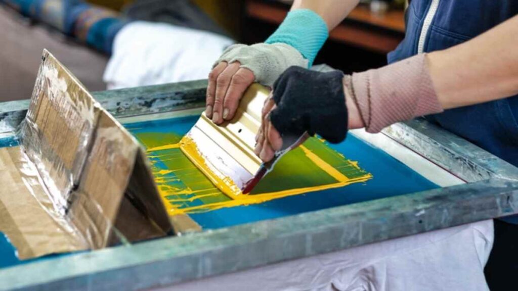 How to Reduce Ink Build-Up When Using Plastisol Ink on Automatic Press