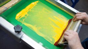 How to Reduce Ink Build-Up When Using Plastisol Ink on Automatic Press